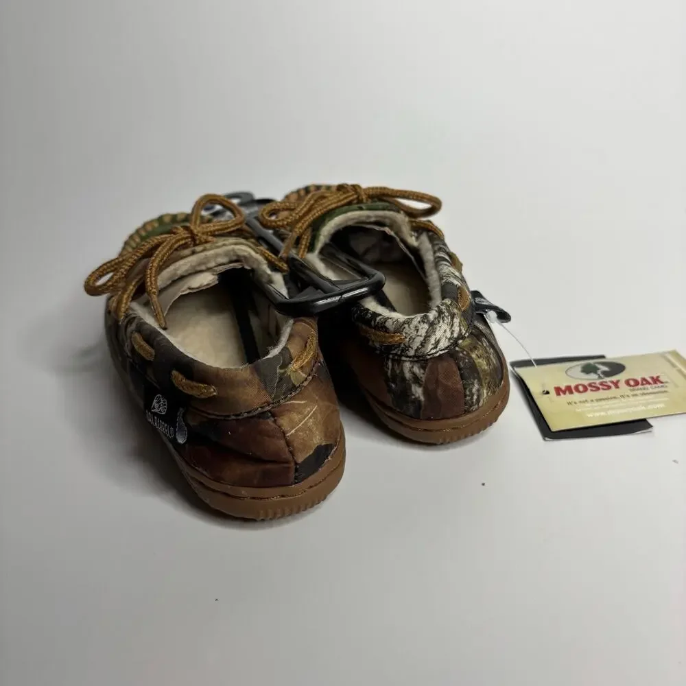 Double Barrel Kid’s Moccasin Slippers in Mossy Oak Camo